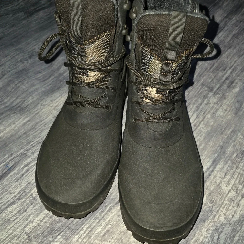 Bogs Arcata Lace Mens 10 Black Camo Waterproof Winter Boots 72754-973